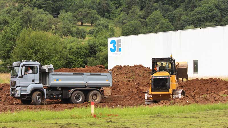 Baubeginn einer neuen Fertigungshalle